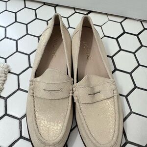 Vionic Women's Sparkling Beige Loafers